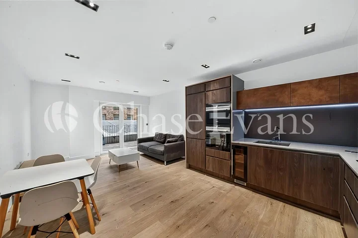 Flat Exchange Gardens in Greater London