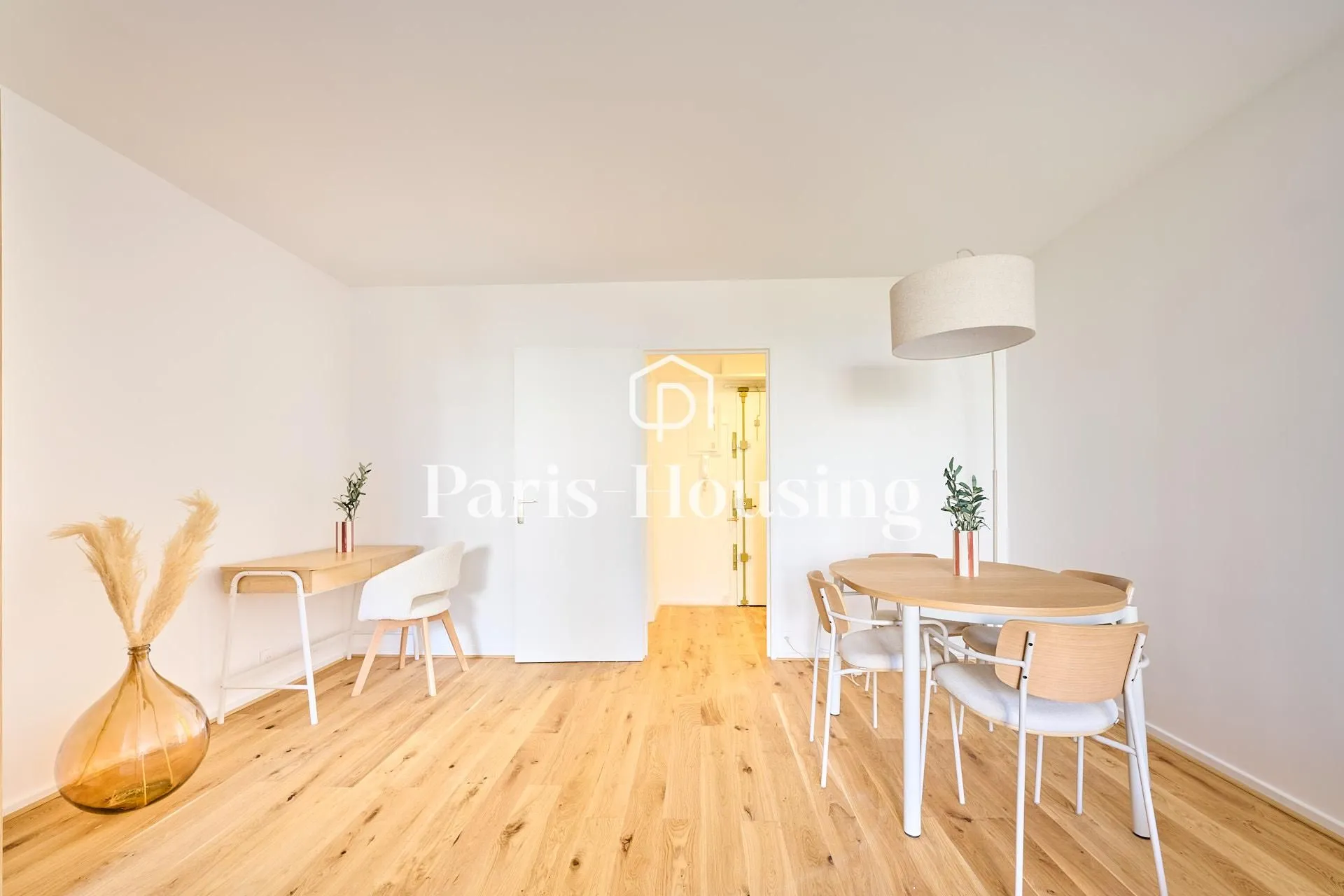 Appartement Rue Saint-Charles à Paris