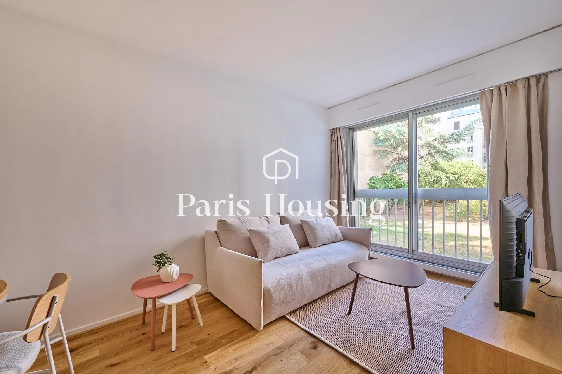 Appartement Rue Saint-Charles à Paris