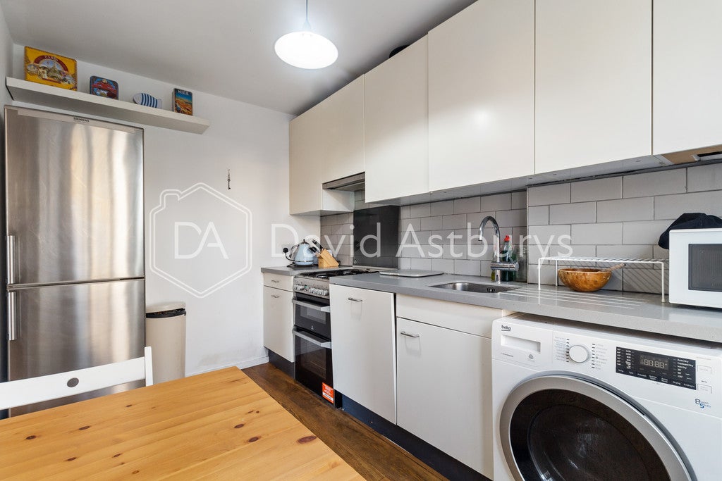 Flat Adam's Place in Greater London