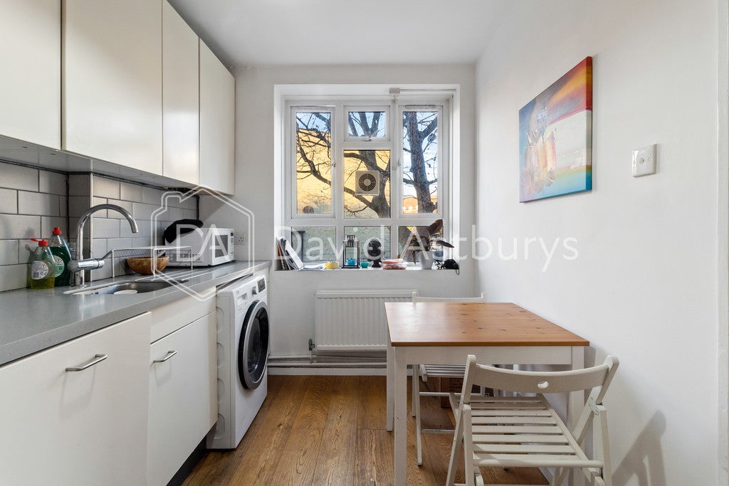 Flat Adam's Place in Greater London
