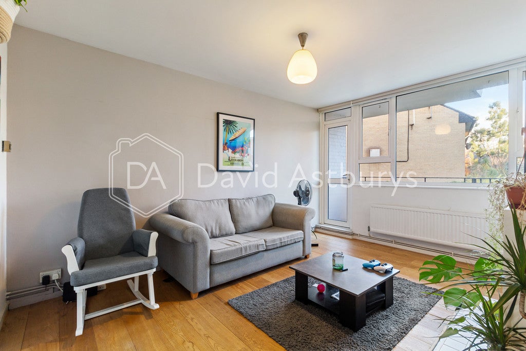 Flat Adam's Place in Greater London