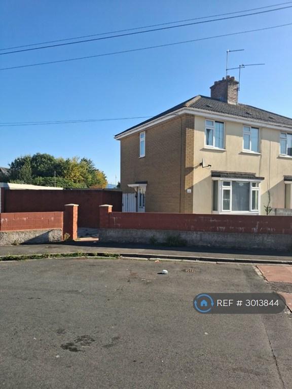 House Maesglas Crescent in Newport