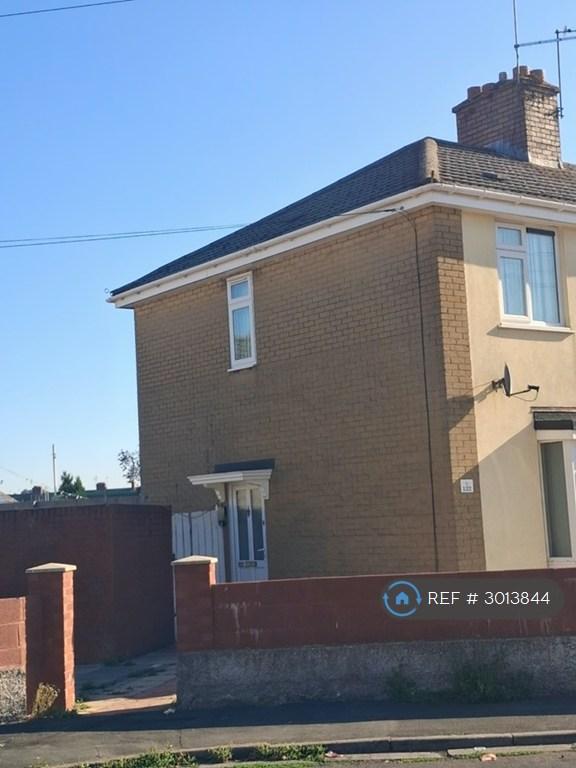 House Maesglas Crescent in Newport