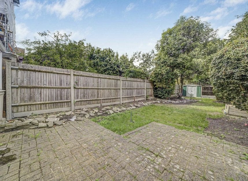 House Trinity Rise in Greater London
