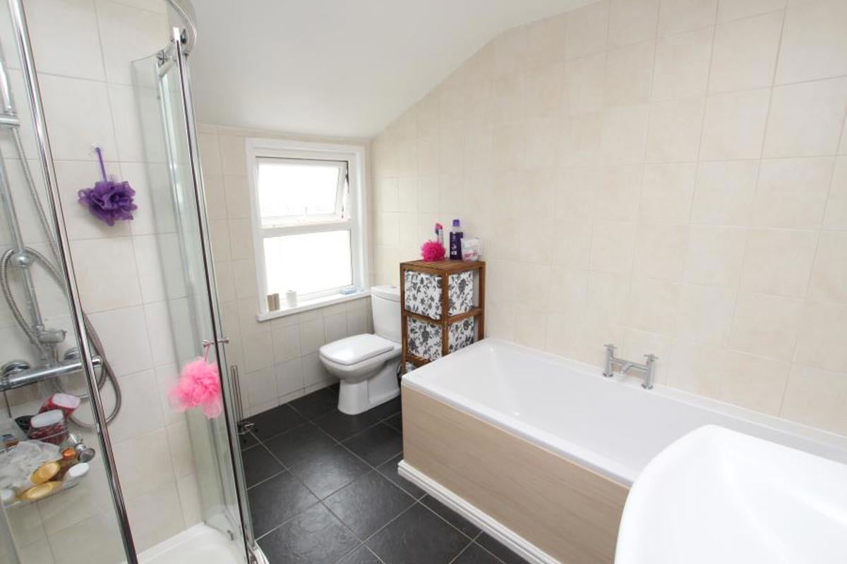 Room Soundwell Road in Bristol