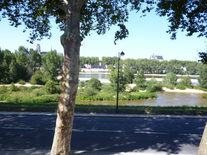 Flat Place Saint-Charles in Orléans