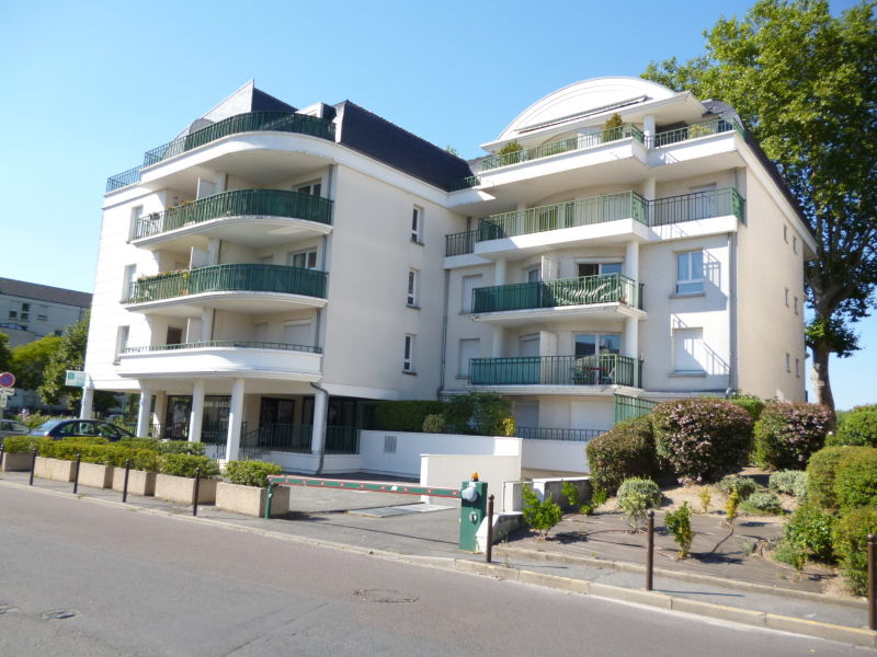 Flat Place Saint-Charles in Orléans
