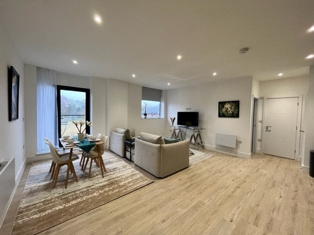 Flat Darnborough Gate in Ripon