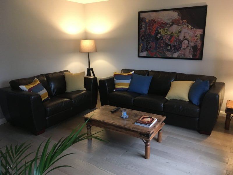 Room Essex Court in Greater London