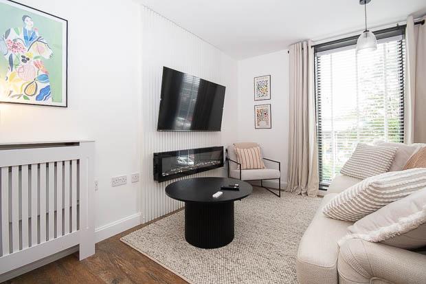 Flat Honeybourne Way in Cheltenham