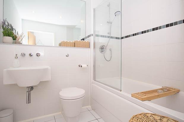 Flat Honeybourne Way in Cheltenham