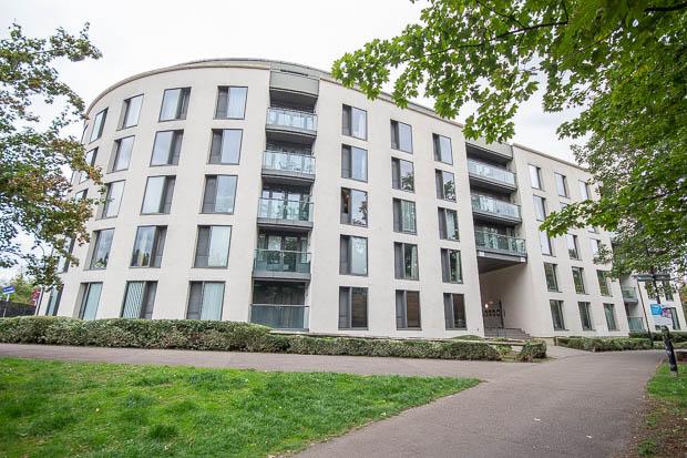 Flat Honeybourne Way in Cheltenham
