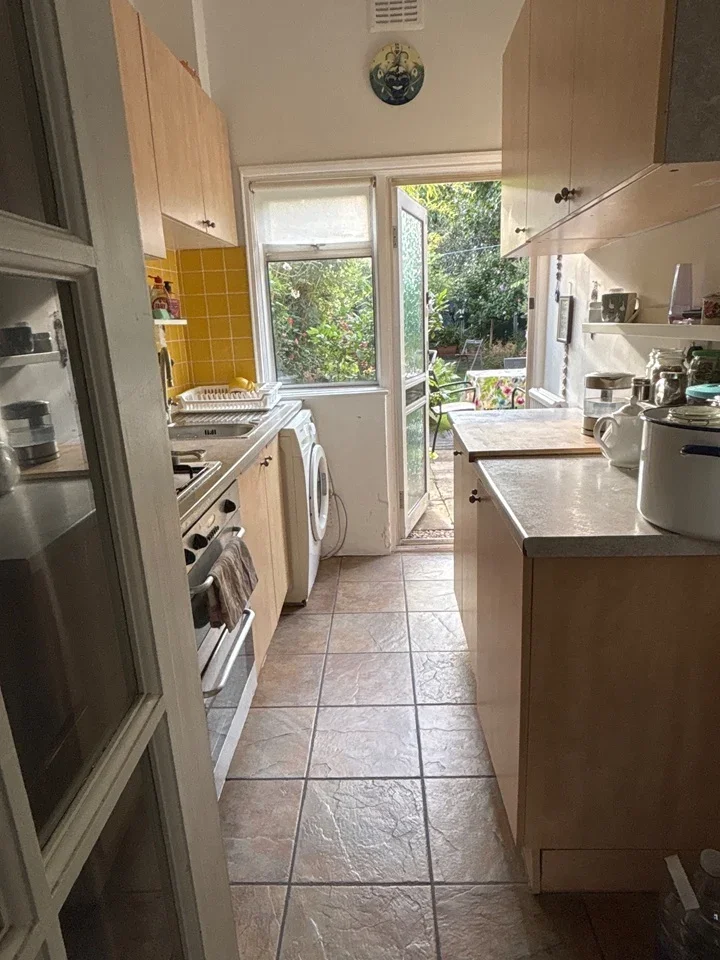 Room Norfolk Road in Greater London