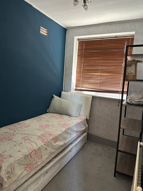 Room Allenswood Road in Greater London