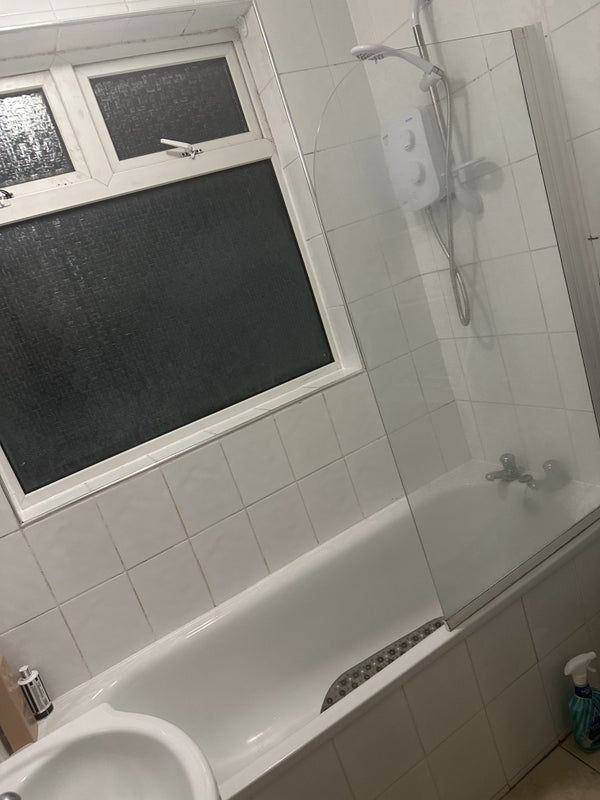 Room Allenswood Road in Greater London