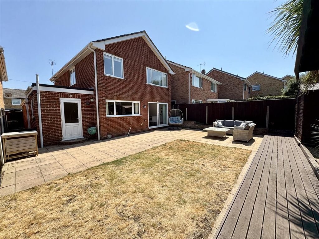House Locksley Drive in Ferndown