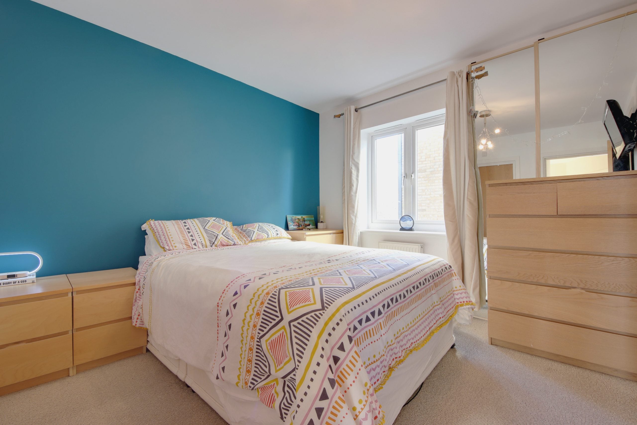 Flat Modena Mews in Watford