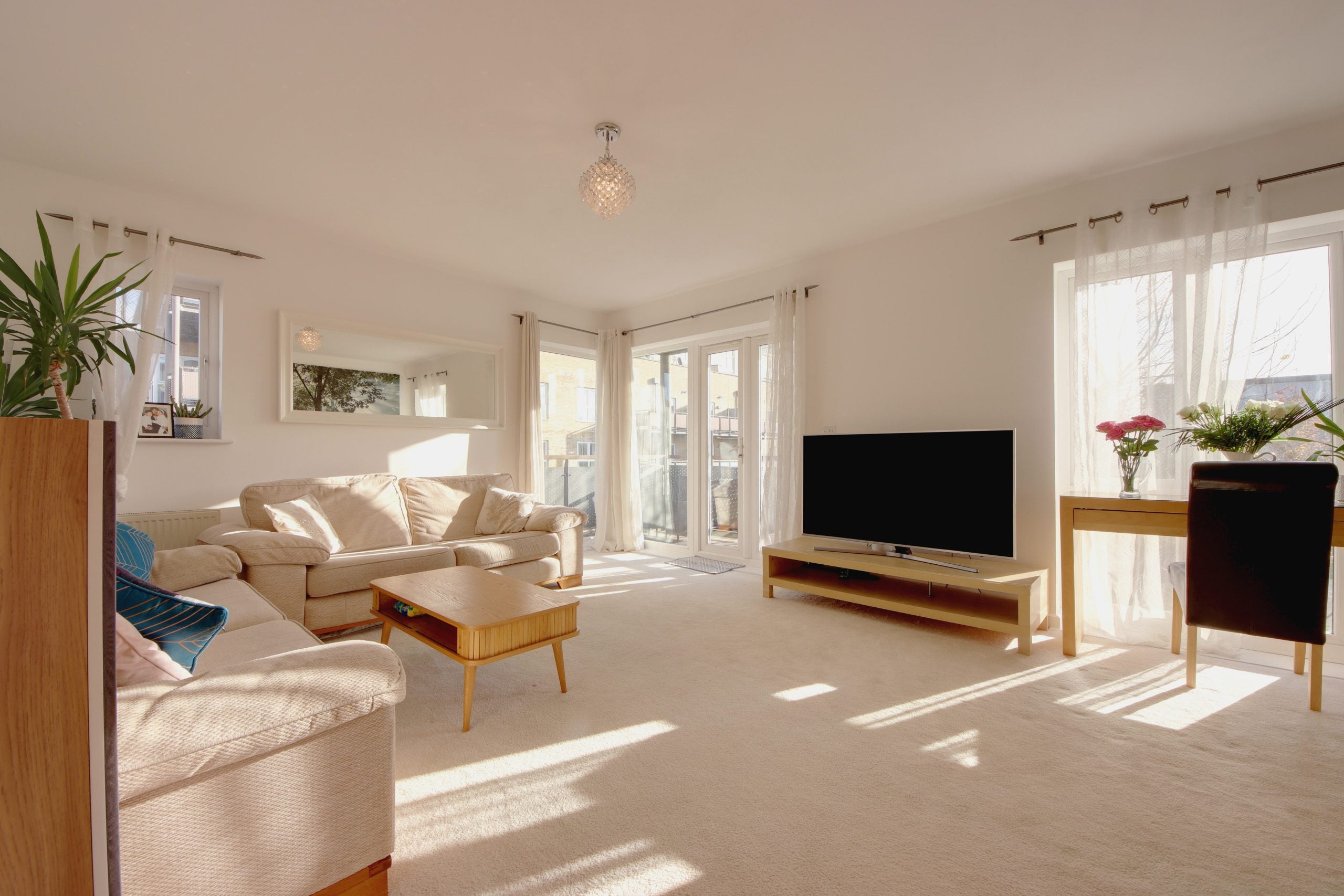 Flat Modena Mews in Watford