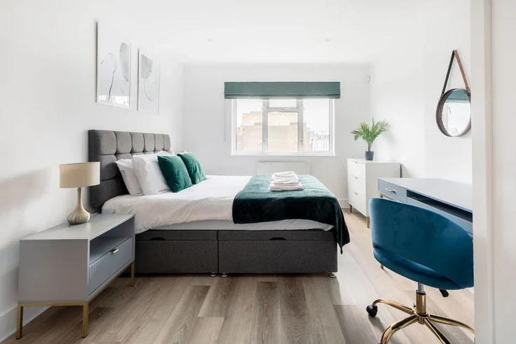 Flat Nevern Place in Greater London