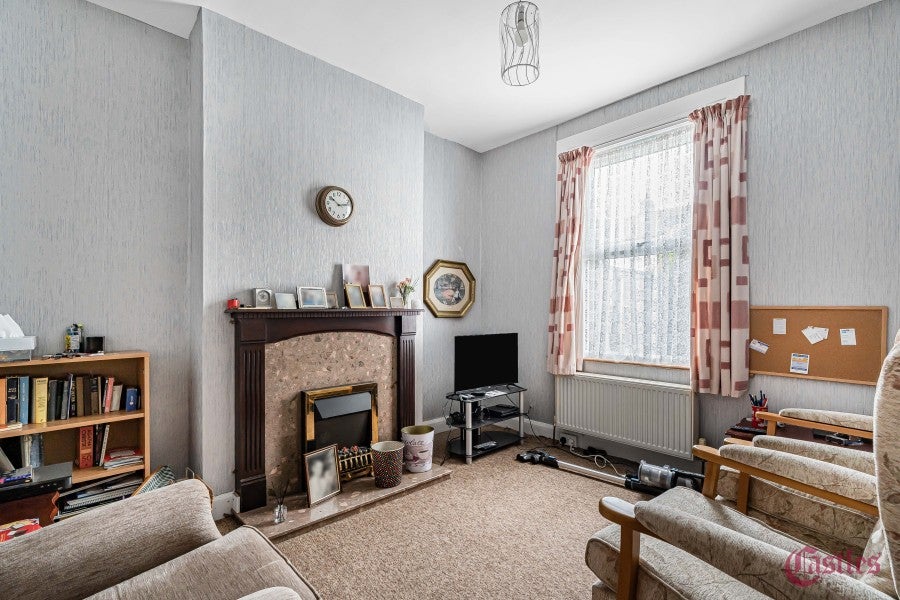 House Medcalf Road in Greater London