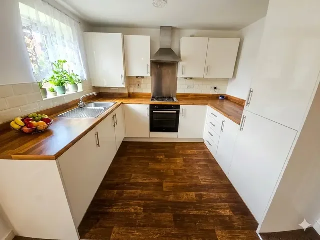 Flat Blake Avenue in Basildon