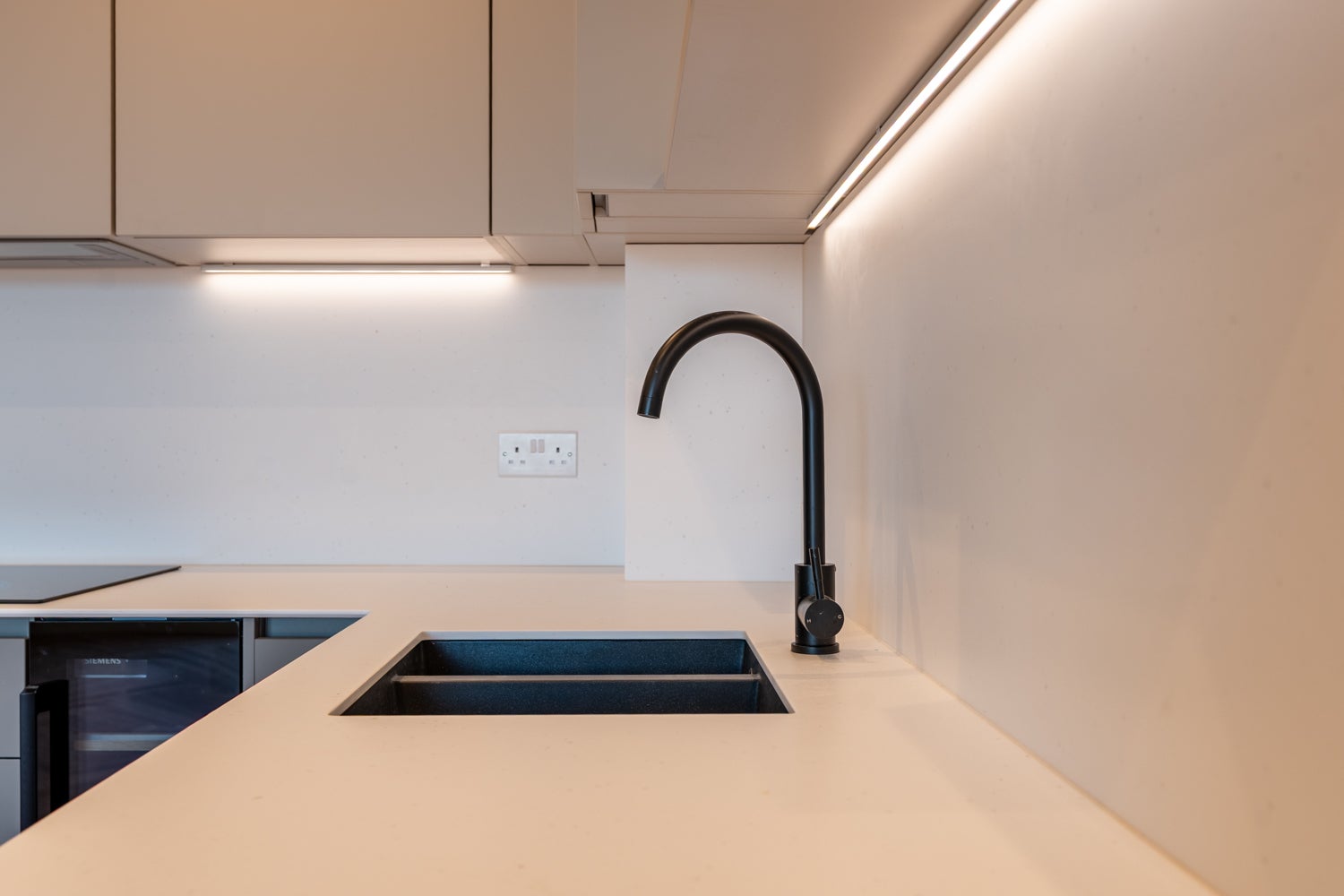 Flat Lapidge Drive in Greater London