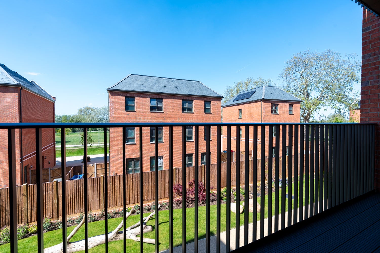 Flat Lapidge Drive in Greater London