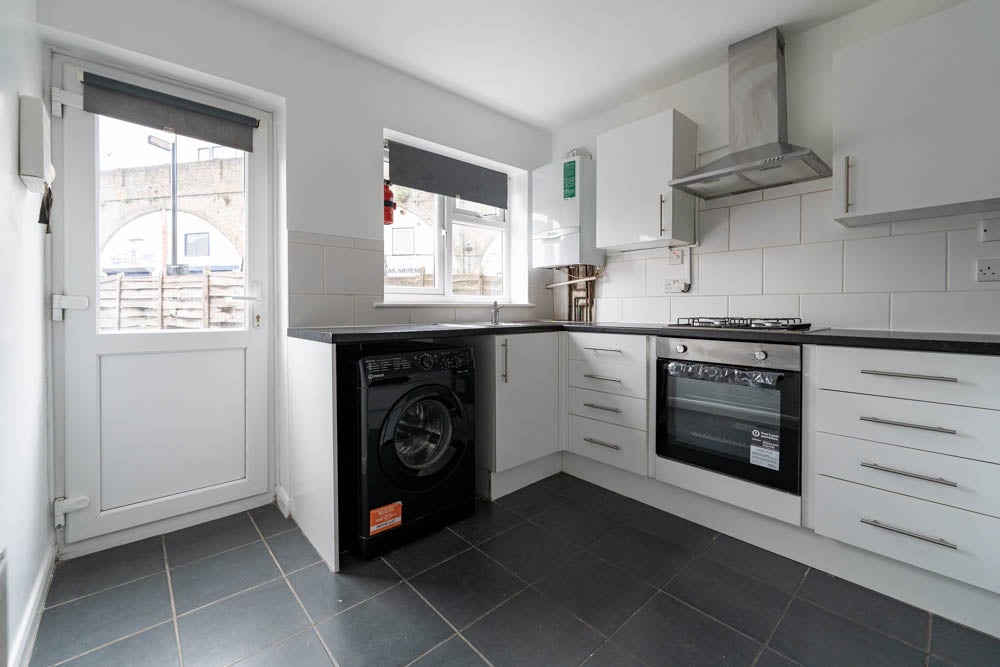 Flat Wesley Road in Greater London