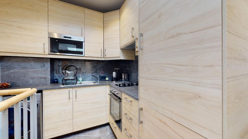 Flat Bedford Hill in Greater London