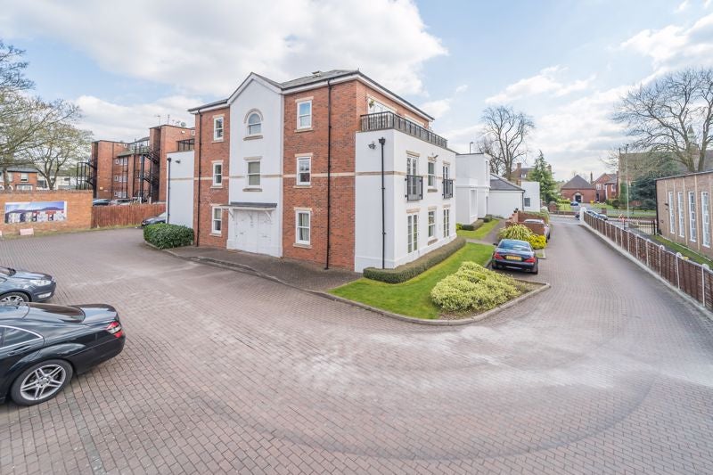 Flat Compton Road in Wolverhampton
