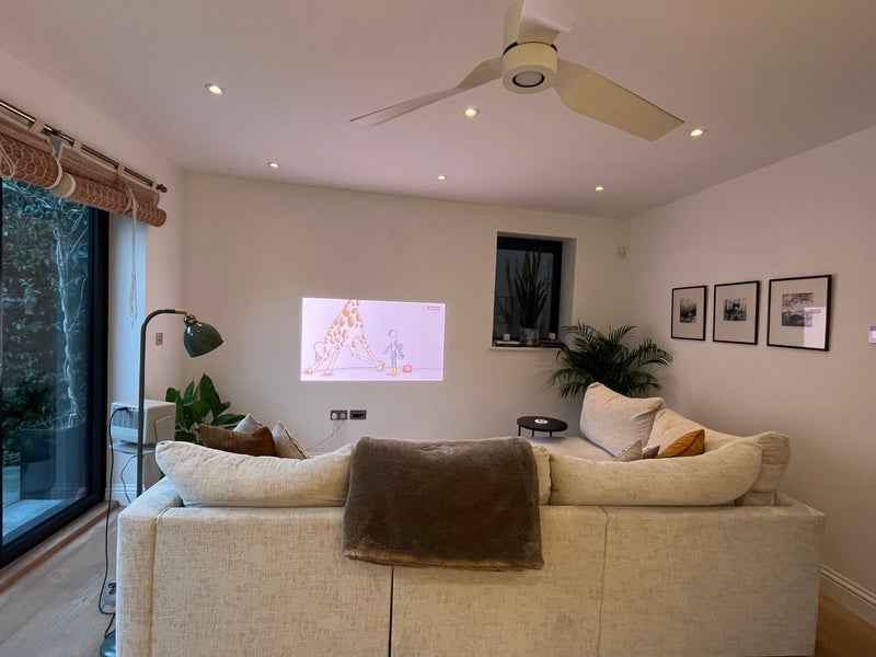 Room Dorset Road in Greater London