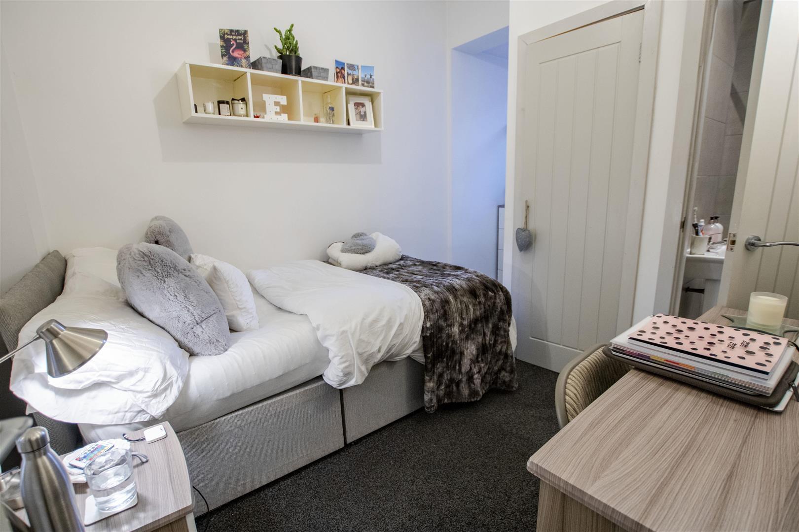 Flat Tiverton Road in Birmingham