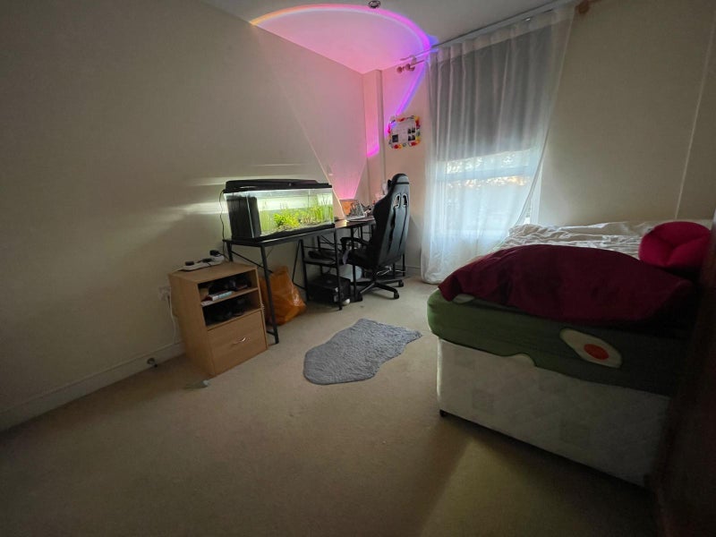 Room Perry Road in Bristol