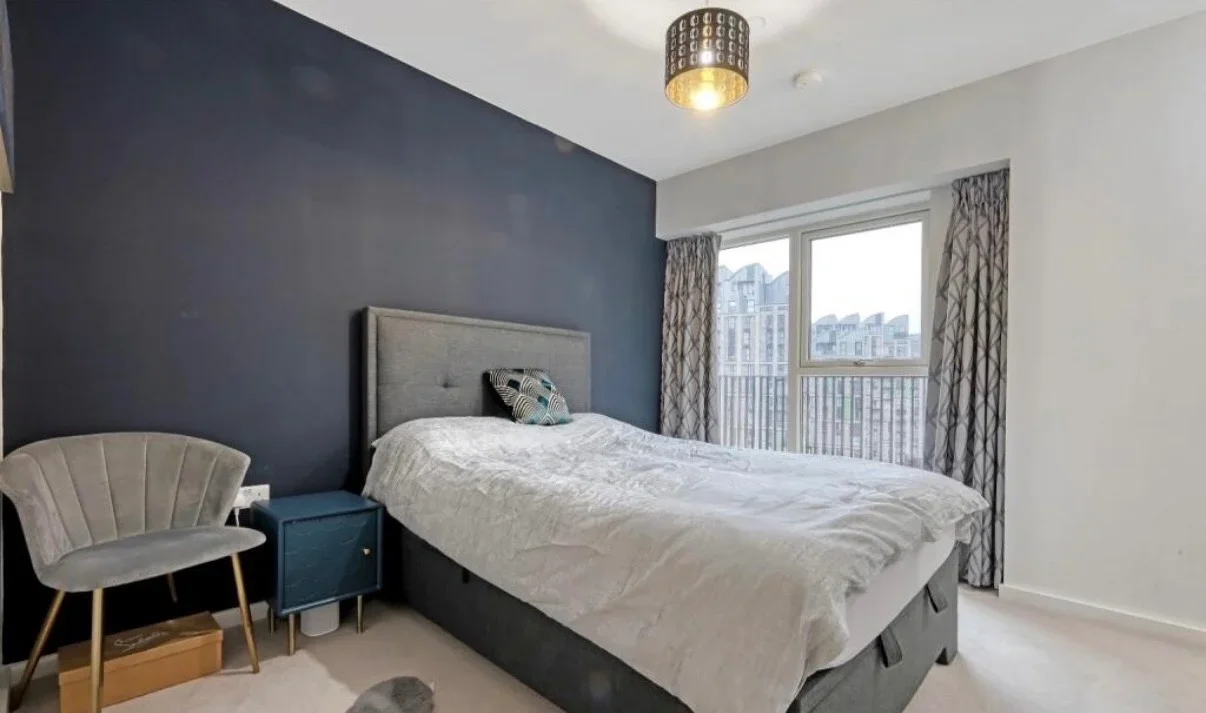 Flat Silvertown Way in Greater London