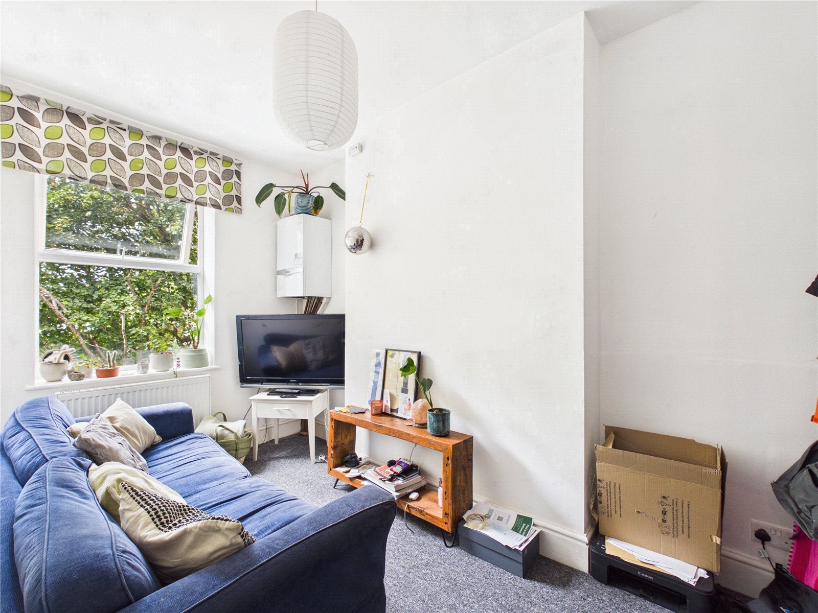 Flat Cotswold Road in Bristol