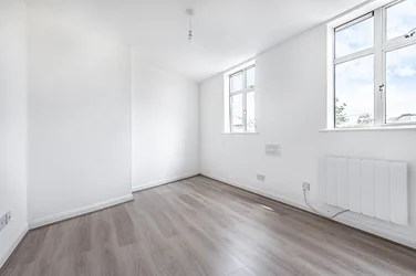 Flat Haseltine Road in Greater London