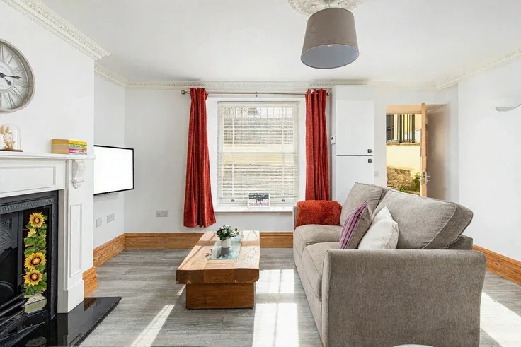 Flat Coronation Road in Bristol