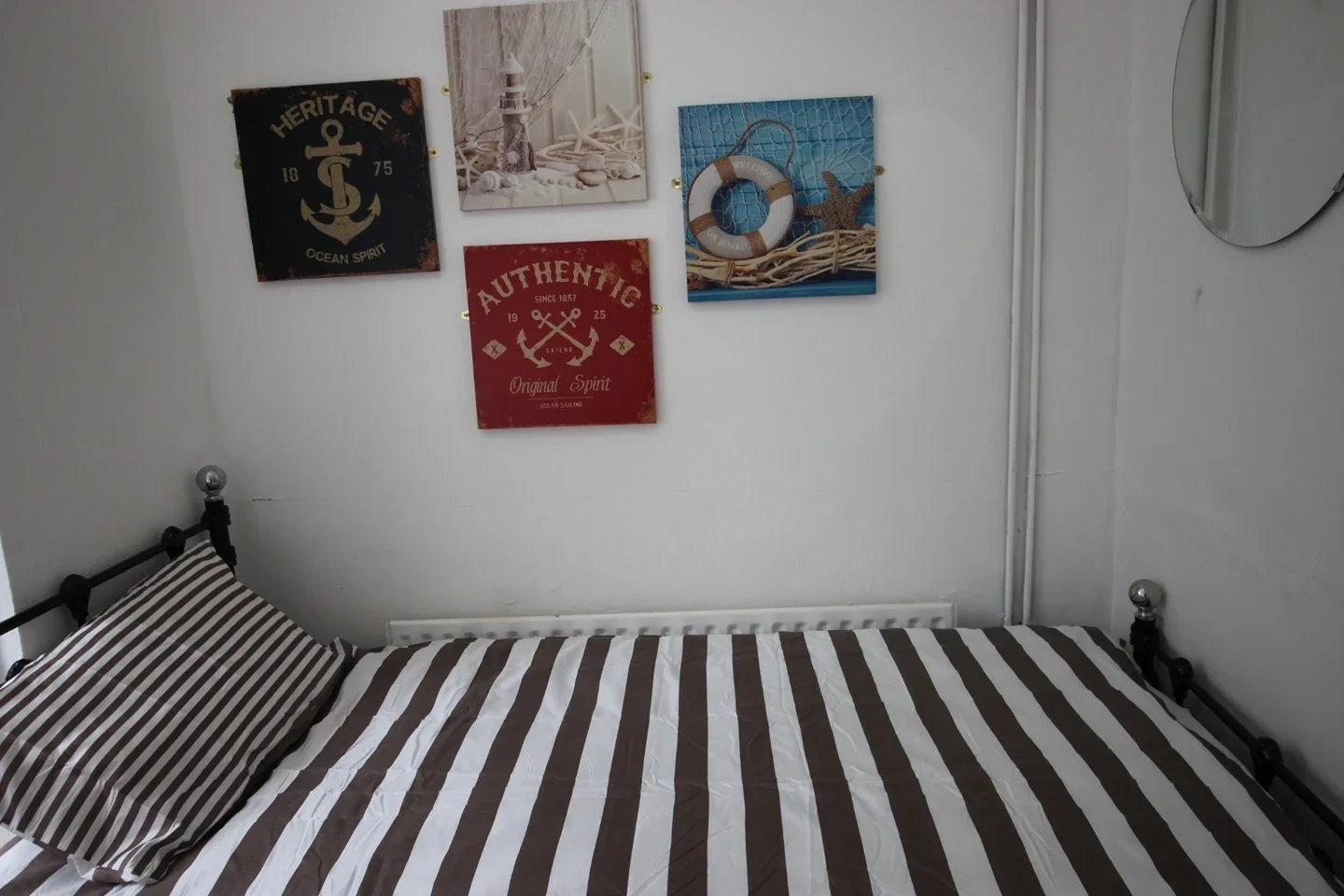 Room Glengall Grove in Greater London