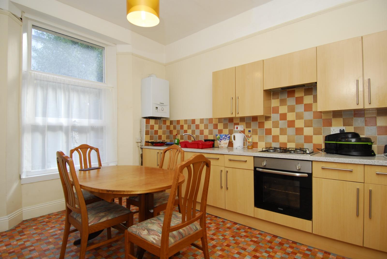 Flat Napier Terrace in Plymouth