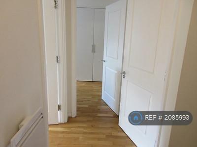 Flat Durnsford Road in Greater London
