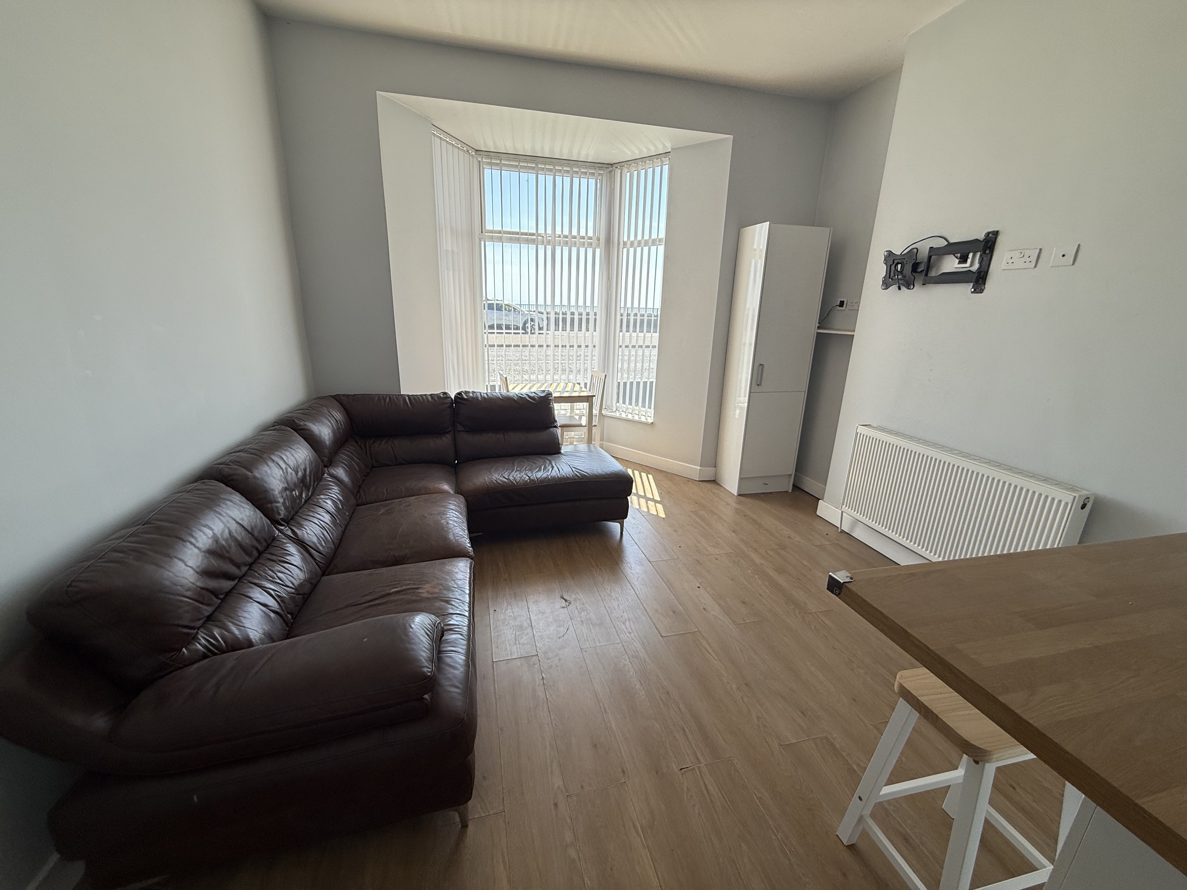 Flat Oystermouth Road in Swansea