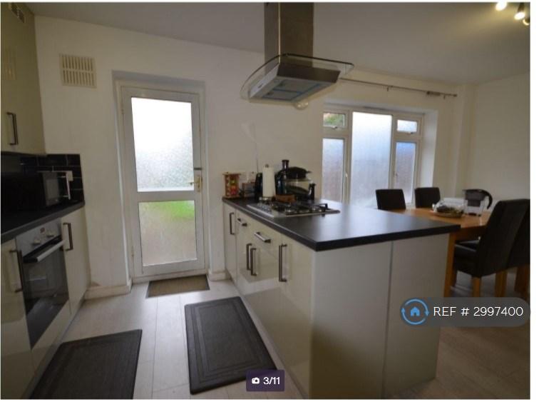 House Kenton Lane in Greater London