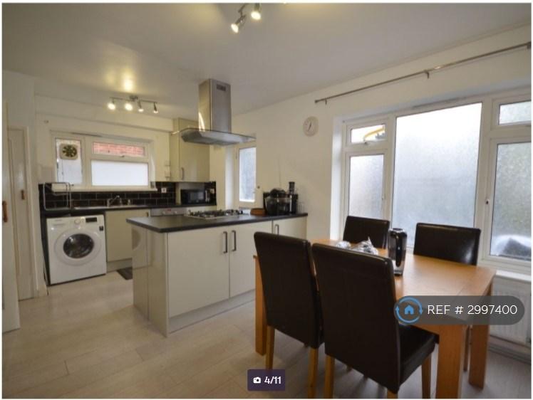 House Kenton Lane in Greater London
