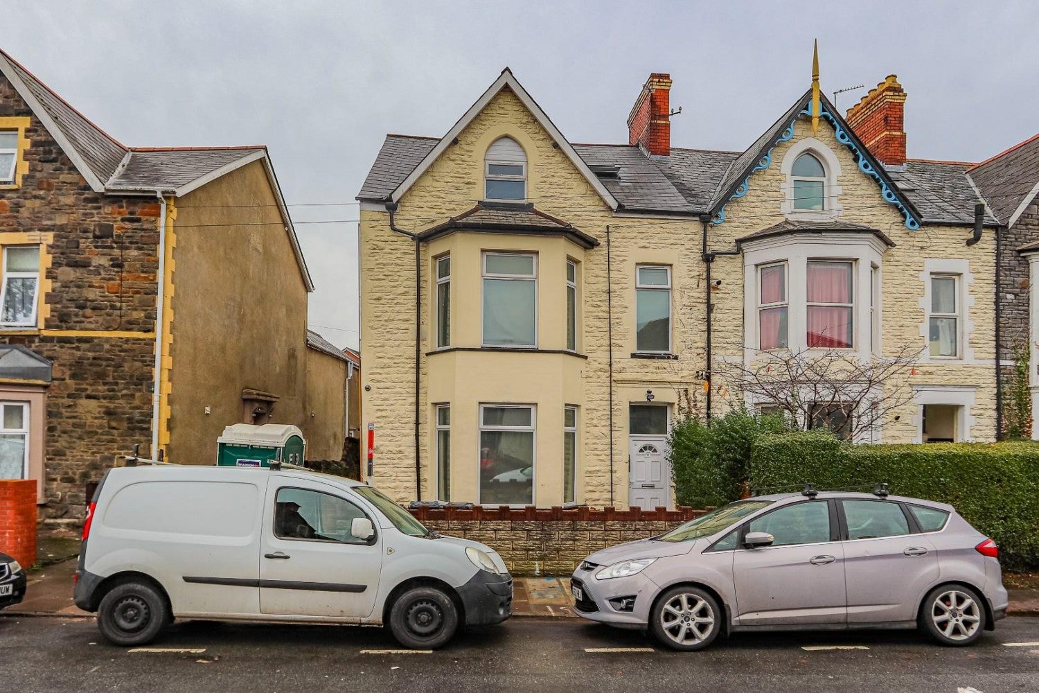 Flat Cyril Crescent in Cardiff