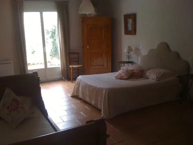 Room Rue des Trois Fontaines in Arles