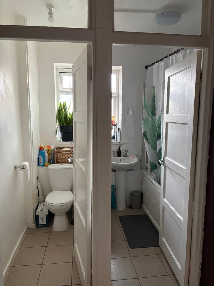 Room Cherbury Street in Greater London