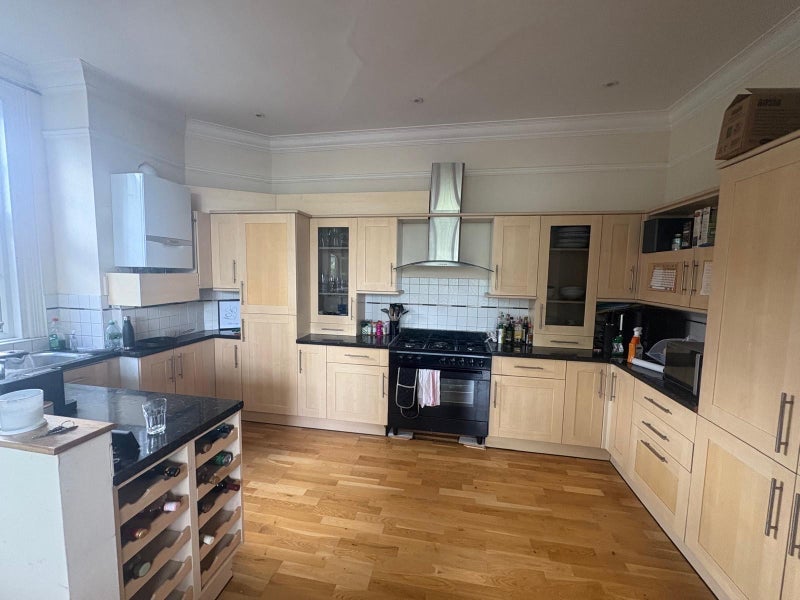 Room Gwendolen Close in Greater London