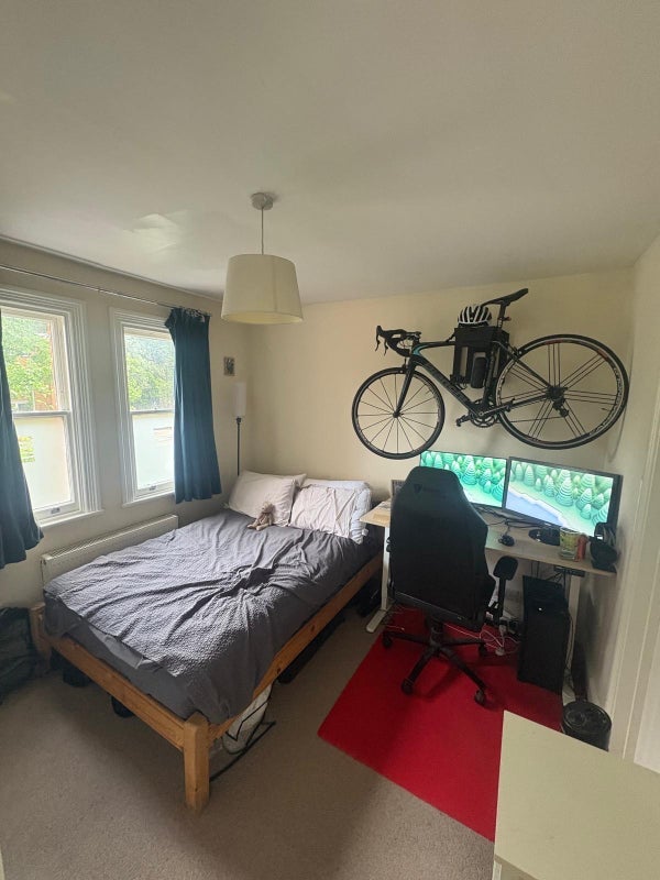 Room Gwendolen Close in Greater London