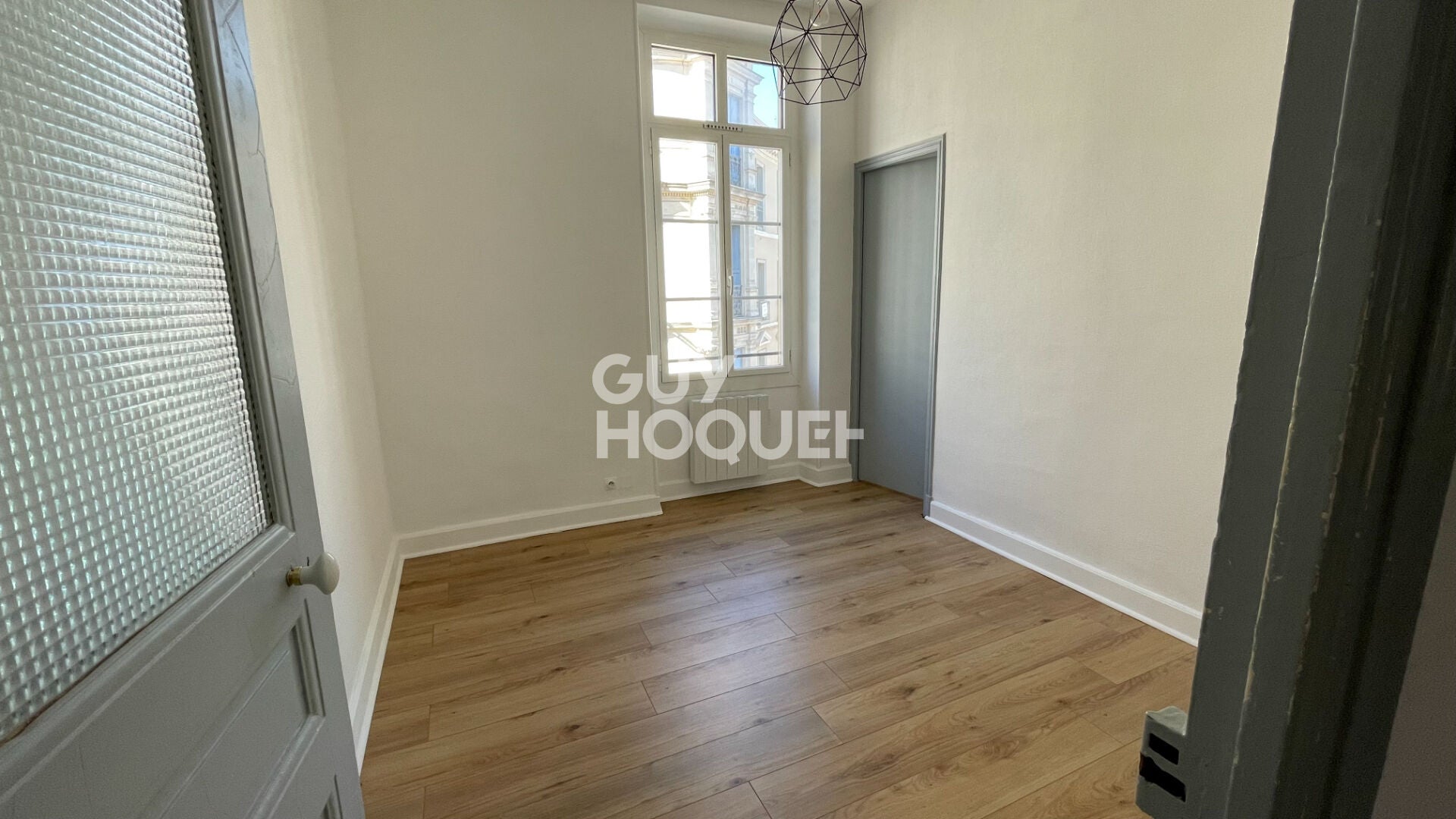 Flat Place Jean Moulin in Perpignan